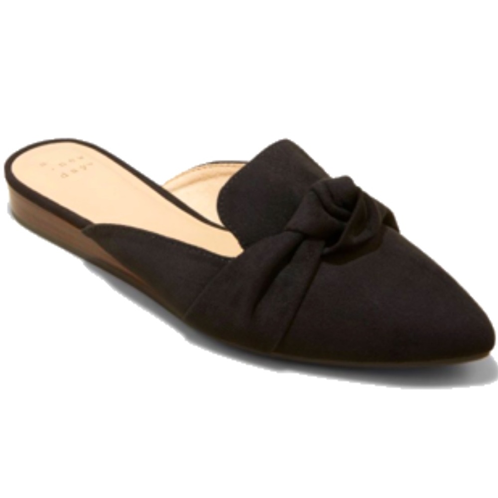 Black “Paloma” Mule (A New Day)